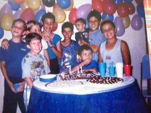 Os seus primos estão em todas as lembranças mais legais de sua infância.