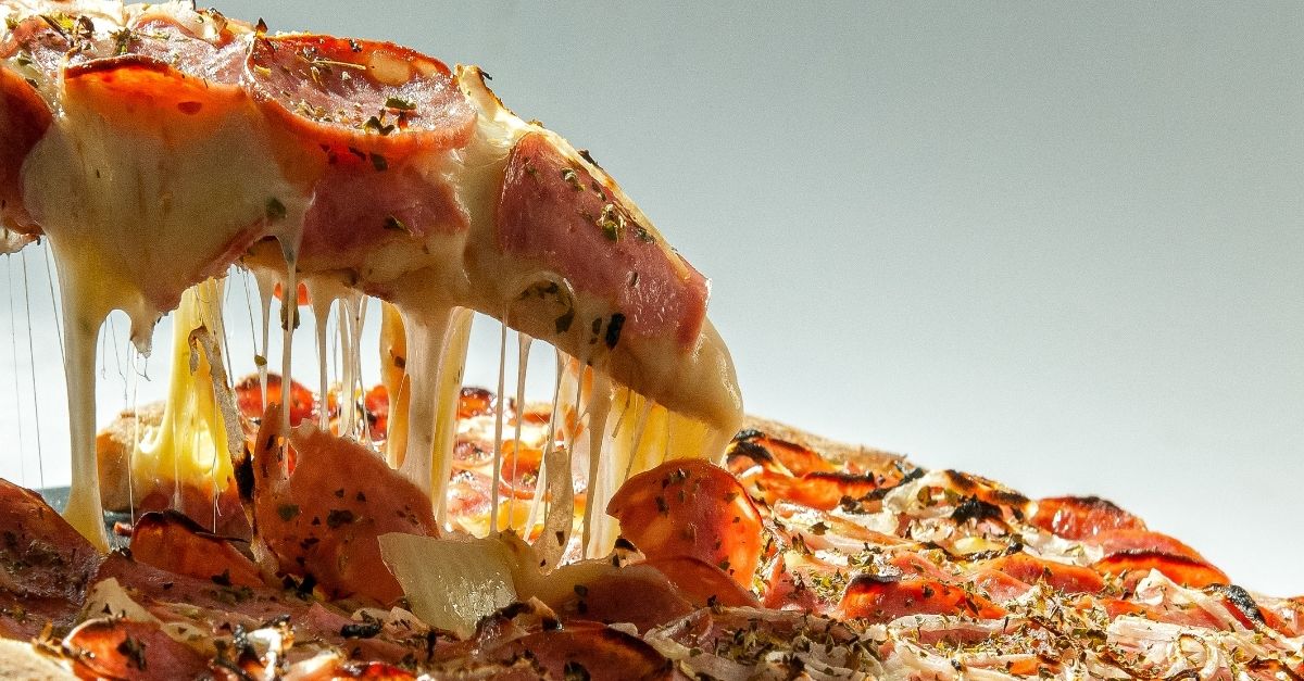 Pizza na churrasqueira