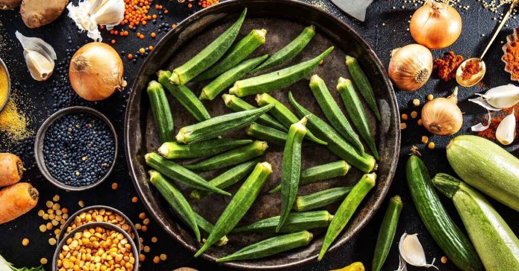 Quiabo assado: 7 receitas para almoços, jantares e petiscos