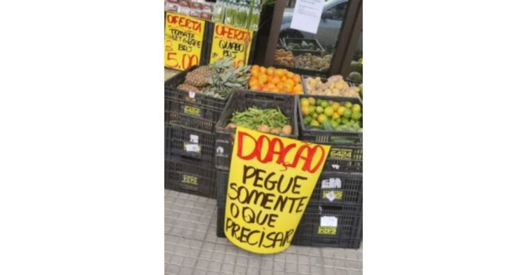 Sacolão viraliza depois de deixar vegetais disponíveis de graça para quem precisar