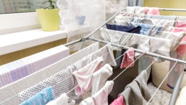 Soluções para estender roupa em apartamento pequeno