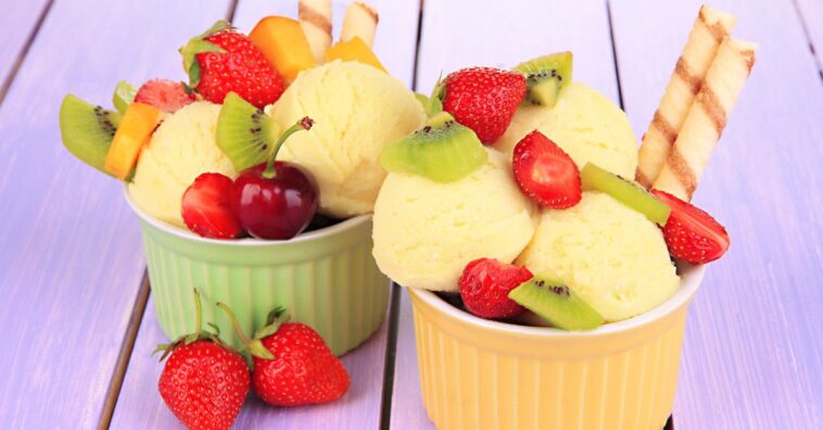 Sorvete de fruta com leite de coco