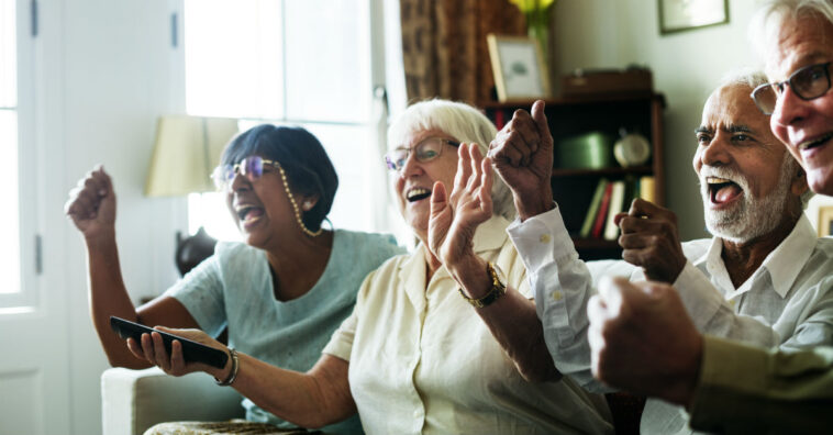 Ter amigos pode reduzir as chances de desenvolver demência