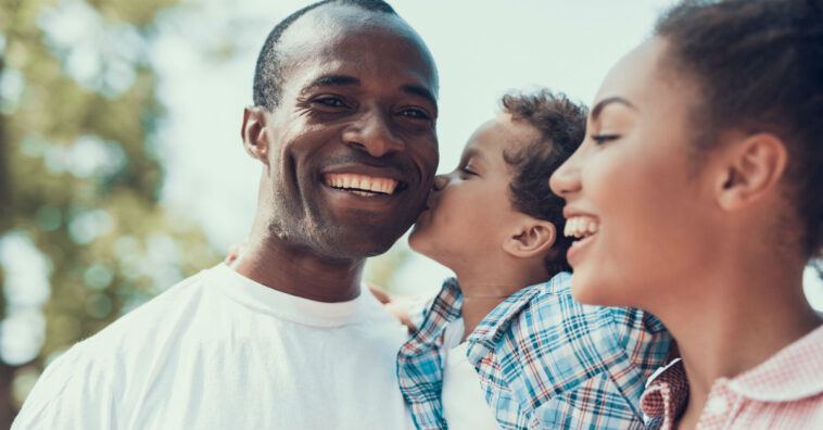 Ter filhos aumenta a felicidade – principalmente quando adultos