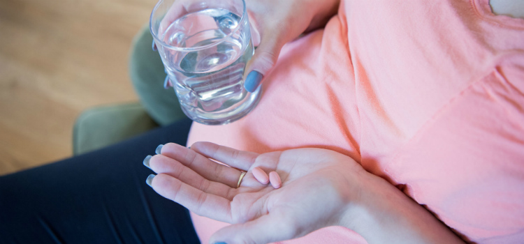 Tomar óleo de peixe durante a gravidez pode reduzir a possibilidade de parto prematuro