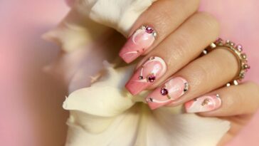 Unhas em gel decoradas 2023