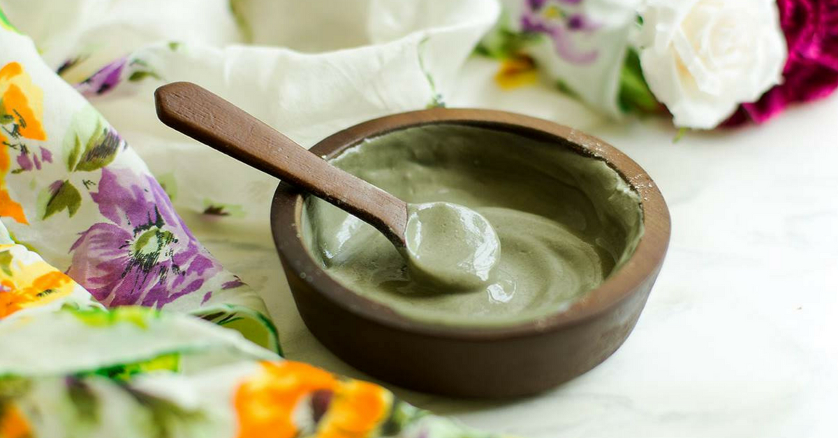 Benefícios e como usar a argila verde para a pele