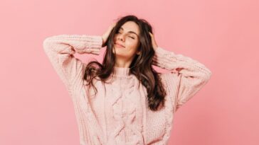 cuidados com cabelo da raiz oleosa e pontas secas