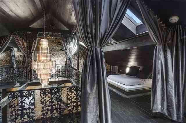 a_aparencia_desta_casa_engana_11