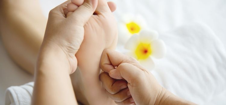 acupressão nos pés