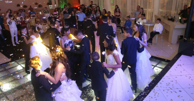 adolescentes de abrigo ganham baile