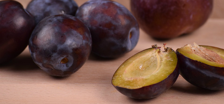 alimentos laxantes ameixa