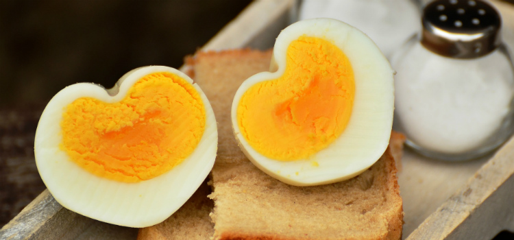 alimentos que aliviam a dor de cabeça ovo