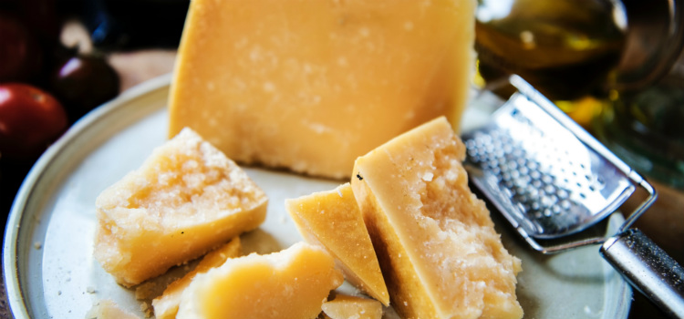 alimentos que combatem a insônia queijos