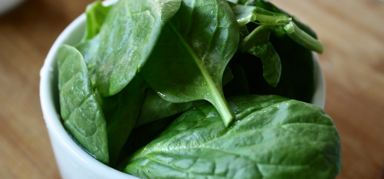 alimentos que não devem ser requentados espinafre