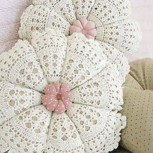 almofadas de crochê flor