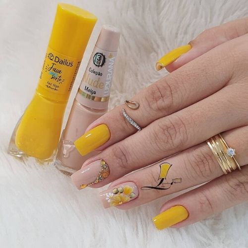 Featured image of post Decoradas Unha Amarela N o de hoje que as unhas decoradas est o na moda e vem fazendo muito sucesso entre as adoradoras de esmaltes e todas as tend ncias que deixem as unhas cada vez mais lindas e