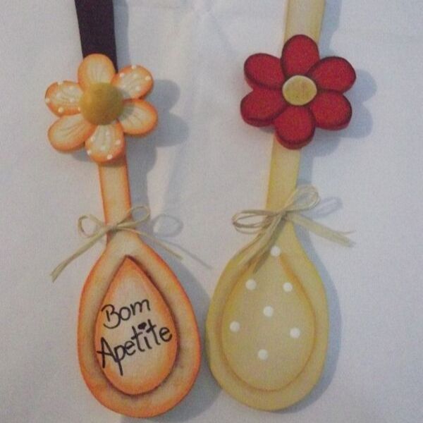 aplique madeira na colher