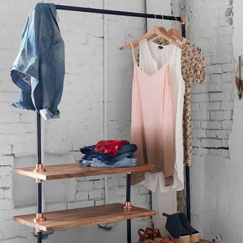 decoração de quarto simples arara de loja no quarto