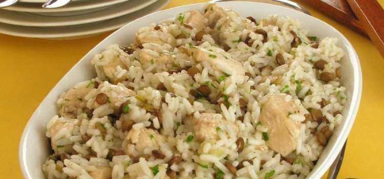 arroz com lentilha e frango