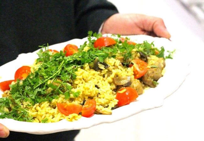 arroz de açafrão e porco