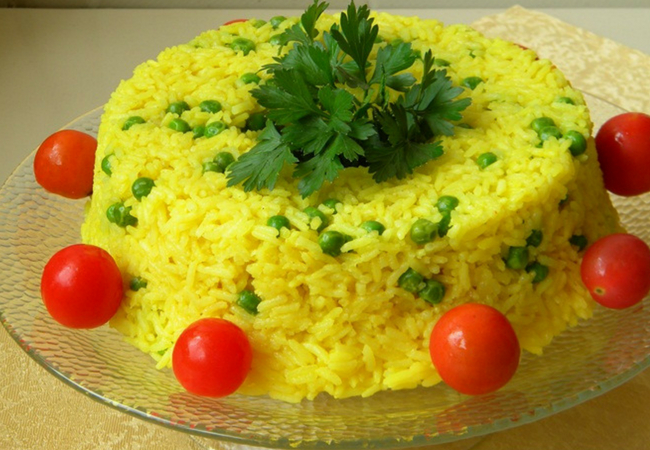 receita de arroz de açafrão com ervilhas