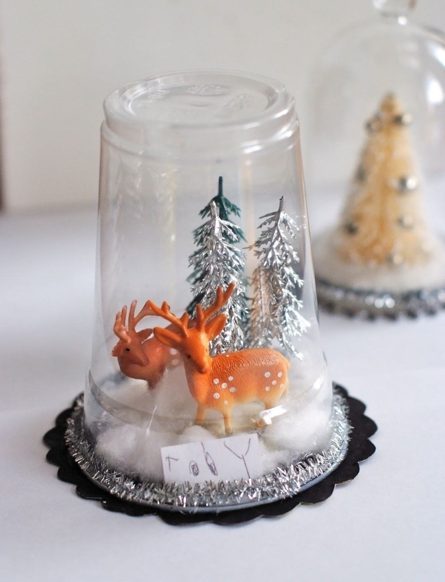 fazer artesanato de natal reciclado copos