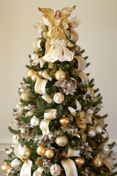 modelo arvore de natal decorada dourada