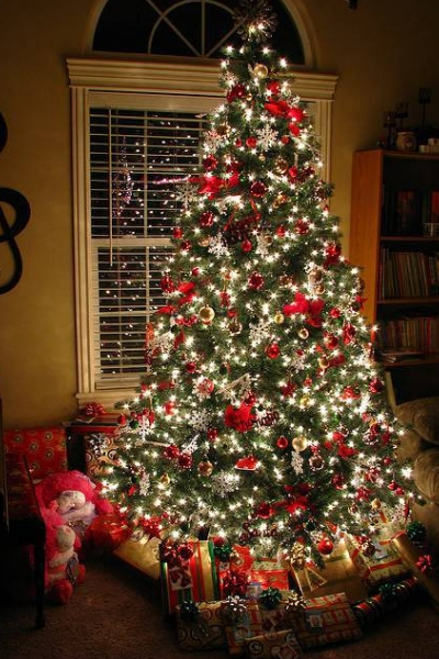 modelo arvore de natal decorada luzes brancas