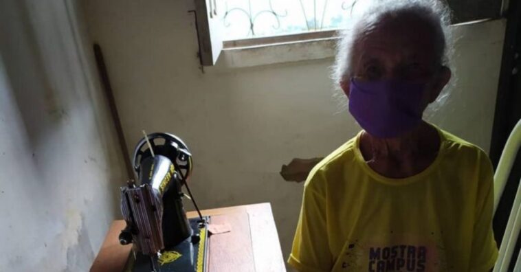 avó faz máscaras de proteção contra coronavirus