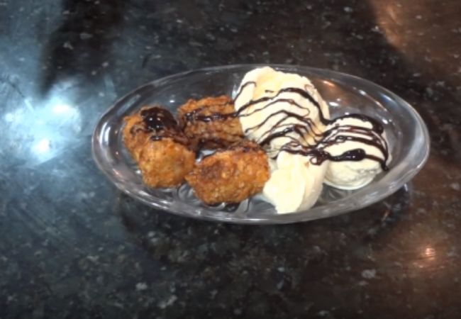 banana split empanada