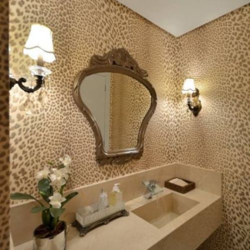 banheiro animal print no papel de parede