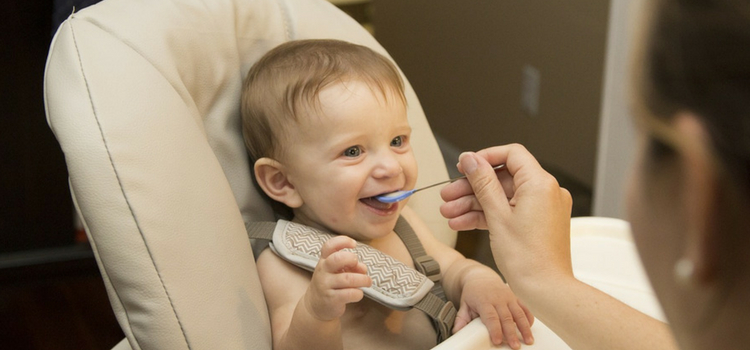 reforçar alimentação do bebê gripado