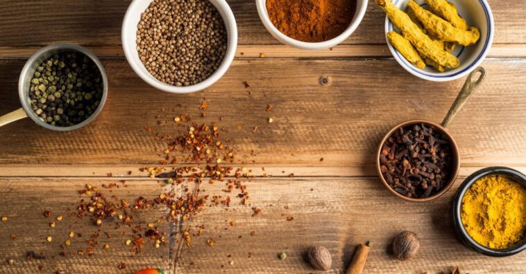 benefícios do curry para saude