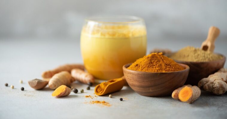 chá de curcuma