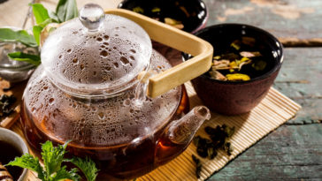 beneficios chá verde com hibisco