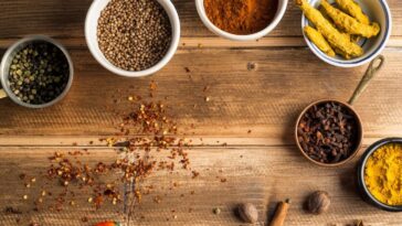 benefícios do curry para saude