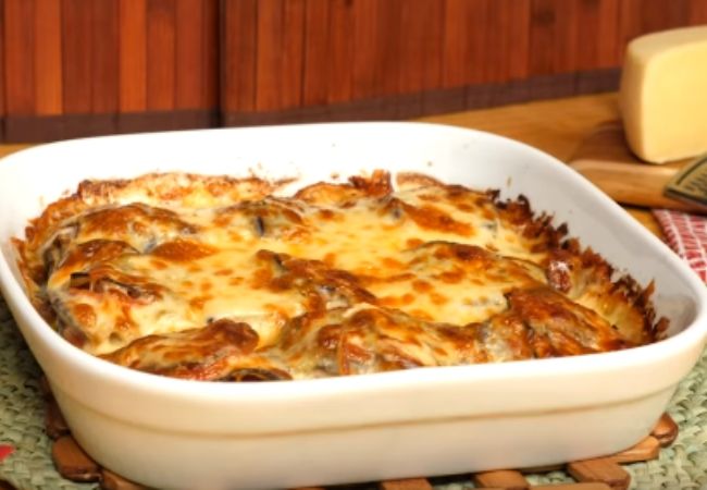 berinjela no forno gratinada com tomate