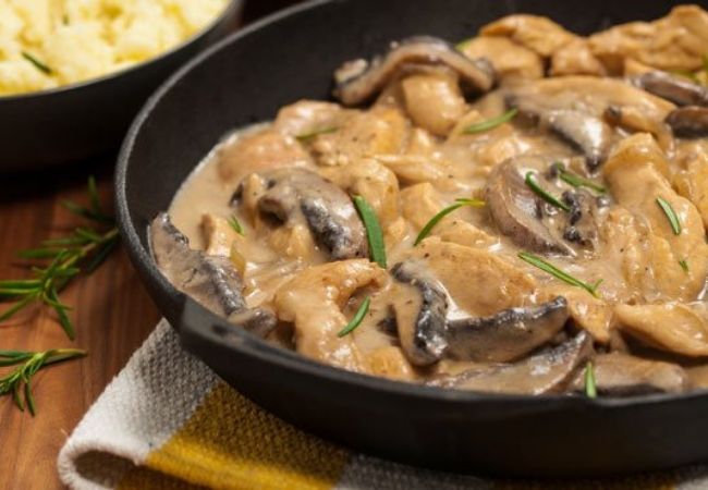 bife de panela com cogumelos