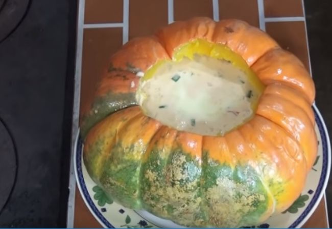 bobó simples de camarão na moranga com tampa