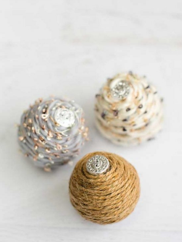 Modelos de bolas de Natal decoradas para sua árvore