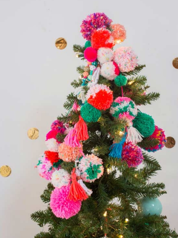 modelo bolas de natal decoradas pompom