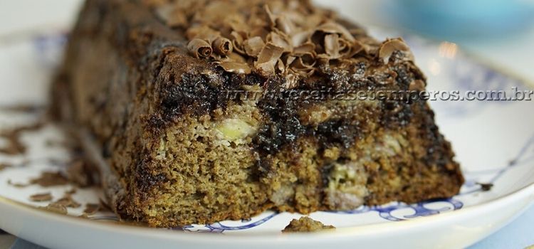 bolo de banana rápido com gostas de chocolate