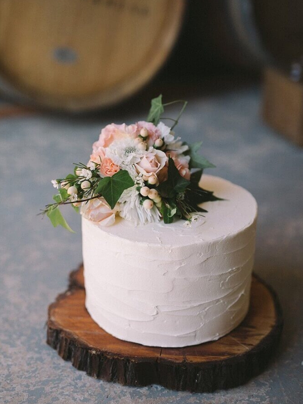 modelo de bolo de casamento simples artesanal