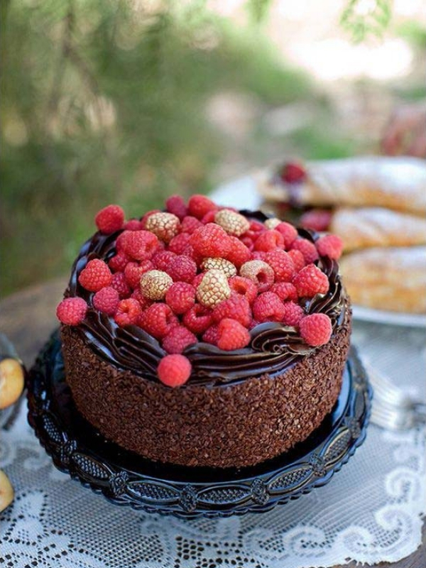 modelo de bolo de casamento simples chocolate