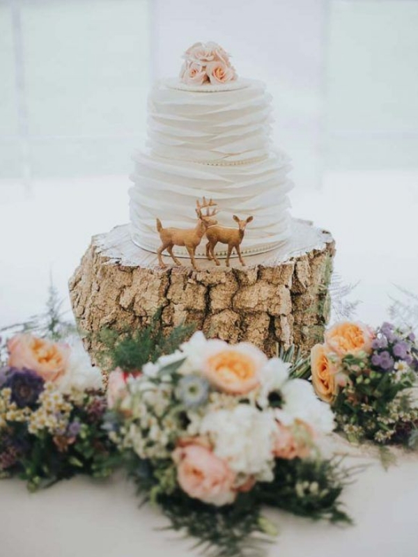 modelo de bolo de casamento simples petalas