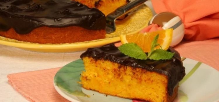 bolo de cenoura com laranja do jeito tradicional