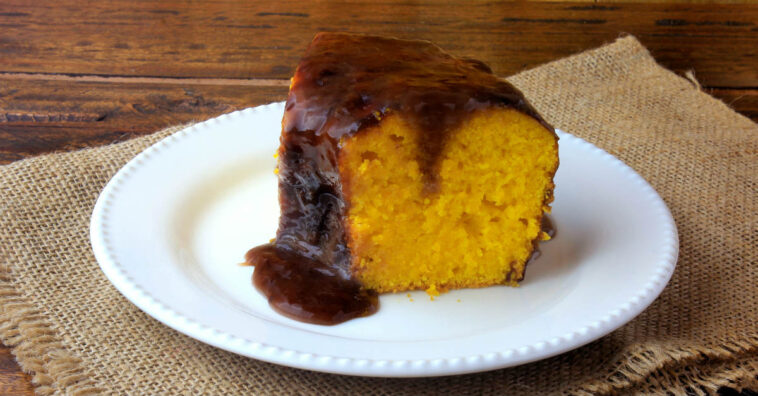 bolo de cenoura cremoso