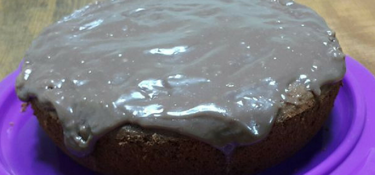 receita de bolo de chocolate na panela de pressão simples