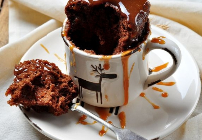 receita bolo de chocolate simples caneca